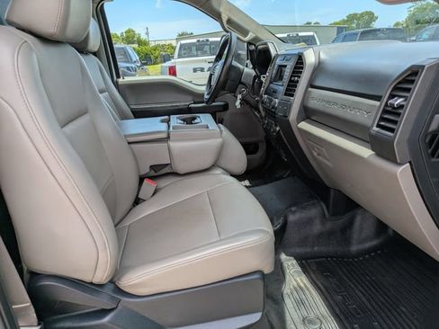 Used 2017 Ford F550 2WD Regular Cab Super Duty image 10