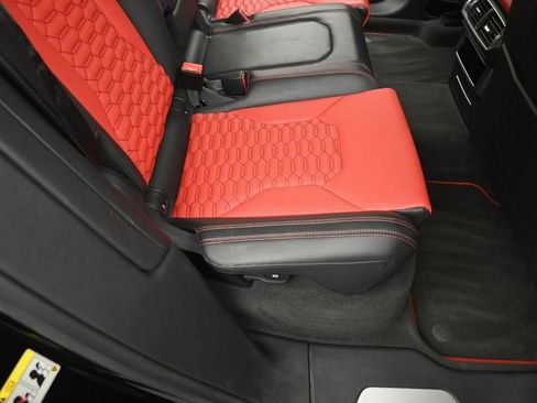 Used 2021 Lamborghini Urus image 28