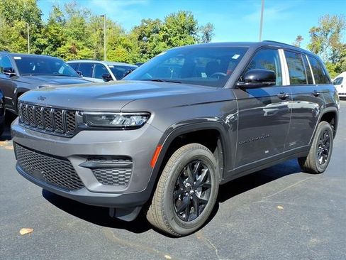 New 2025 Jeep Grand Cherokee 4WD image 7