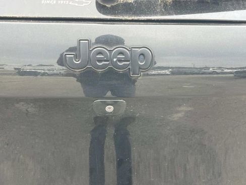 Used 2015 Jeep Cherokee Latitude w/ Cold Weather Group image 13