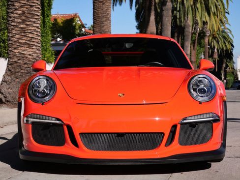 Used 2016 Porsche 911 GT3 RS image 2