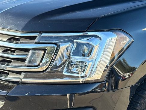Used 2021 Ford Expedition Max XLT image 4