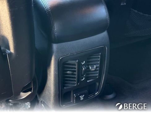 Used 2015 Jeep Grand Cherokee Altitude image 18