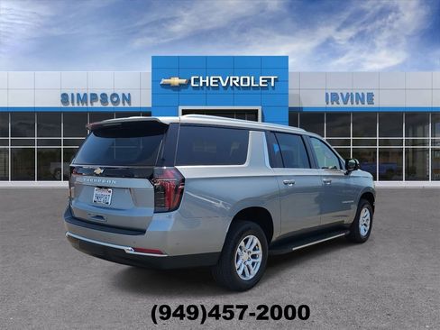 Used 2026 Chevrolet Suburban LS RWD image 8