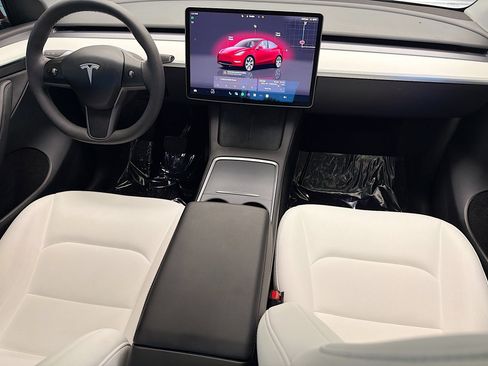 Used 2024 Tesla Model Y Long Range AWD/4WD image 12