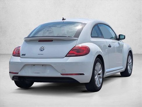 Used 2017 Volkswagen Beetle 1.8T Classic FWD image 5