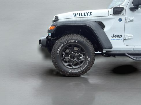 Used 2023 Jeep Wrangler Unlimited w/ Cold Weather Group AWD/4WD image 29