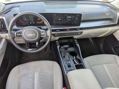 Used 2024 Kia Sorento S image 19