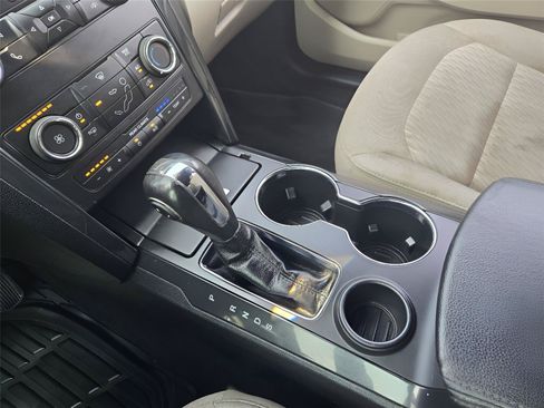 Certified 2019 Ford Explorer FWD image 18