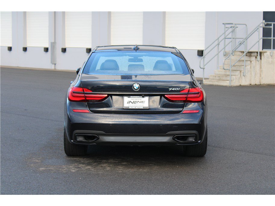 Used 2019 BMW 740i w/ M Sport Package RWD image 3