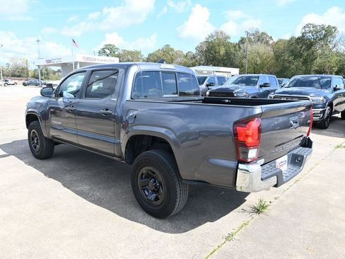 Used 2022 Toyota Tacoma SR image 3