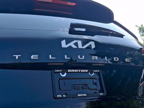 Used 2025 Kia Telluride S AWD/4WD image 31