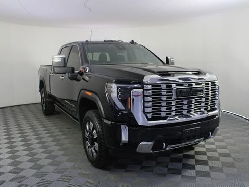 Used 2025 GMC Sierra 3500 Denali w/ Denali Reserve Package image 31