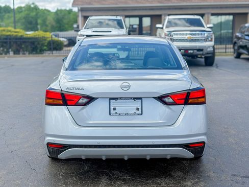 Used 2024 Nissan Altima 2.5 S FWD image 14
