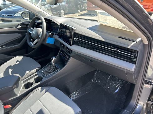 New 2025 Volkswagen Jetta SE image 39