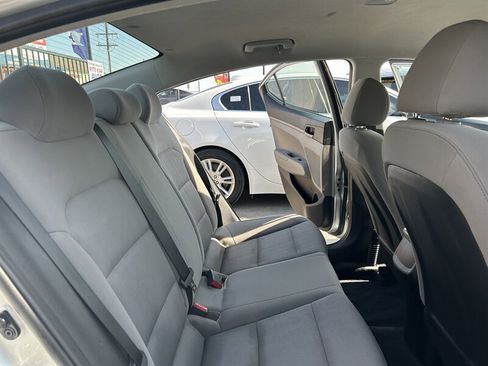 Used 2018 Hyundai Elantra SE w/ SE Connectivity Package 04 image 19