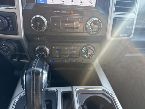 Used 2018 Ford F150 Lariat w/ Equipment Group 502A Luxury AWD/4WD image 20