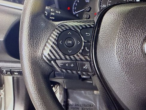 Used 2021 Toyota Corolla LE image 14