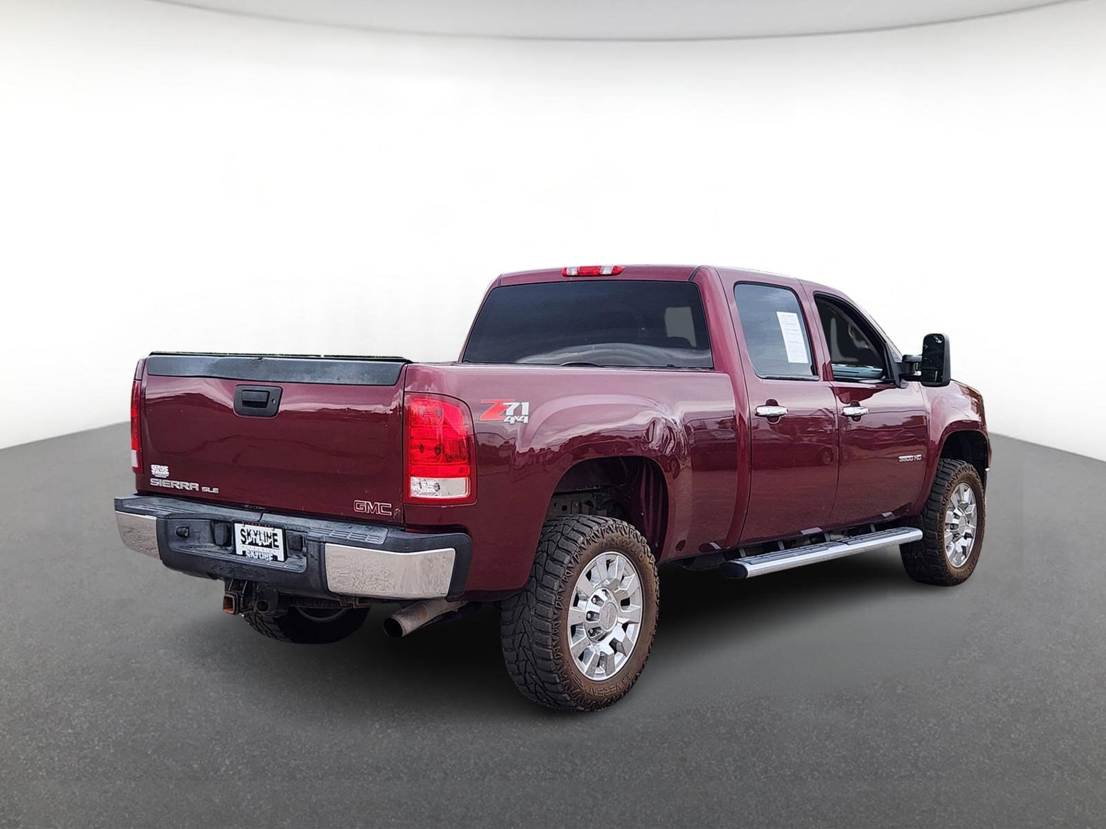 Used 2013 GMC Sierra 3500 SLE w/ SLE Preferred Package AWD/4WD image 3