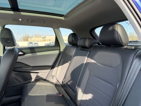 Certified 2023 Volkswagen Taos SE w/ Panoramic Sunroof Package image 25