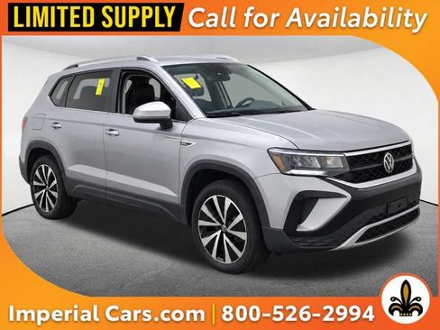 Used 2022 Volkswagen Taos SE FWD image 1