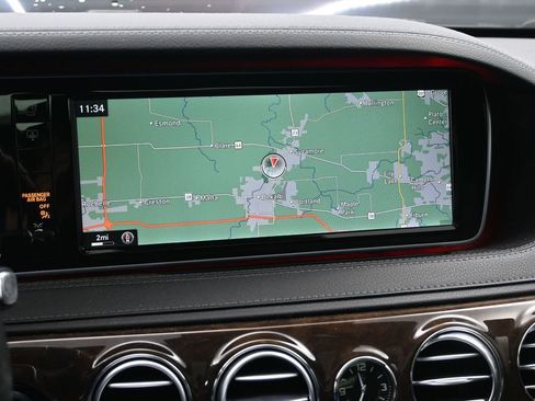 Used 2016 Mercedes-Benz S 550 4MATIC Sedan image 17