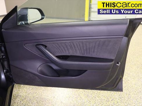 Used 2018 Tesla Model 3 Long Range RWD image 32