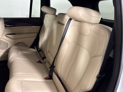 New 2025 Jeep Grand Cherokee Limited w/ Luxury Tech Group II image 13