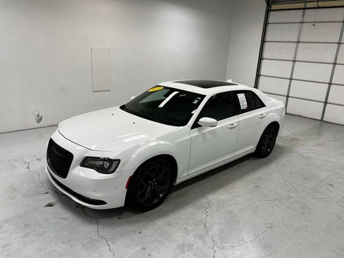Used 2023 Chrysler 300 S image 5