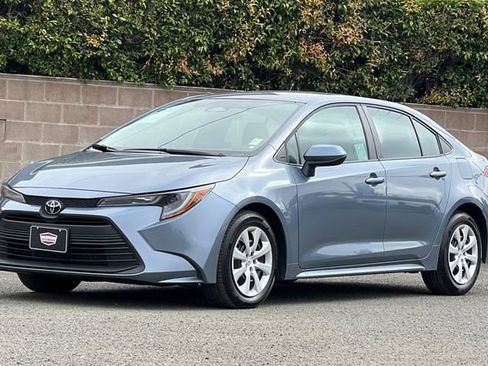 Used 2026 Toyota Corolla LE FWD image 11