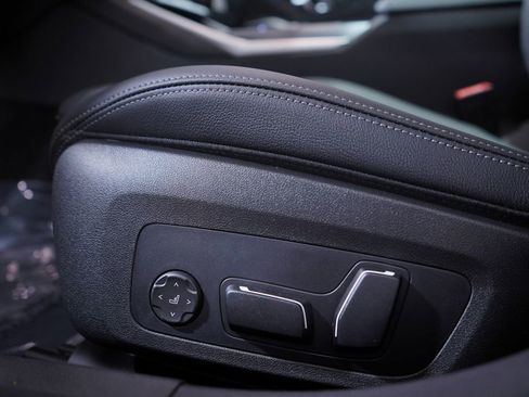 New 2026 BMW 330i Sedan w/ M Sport Package image 12