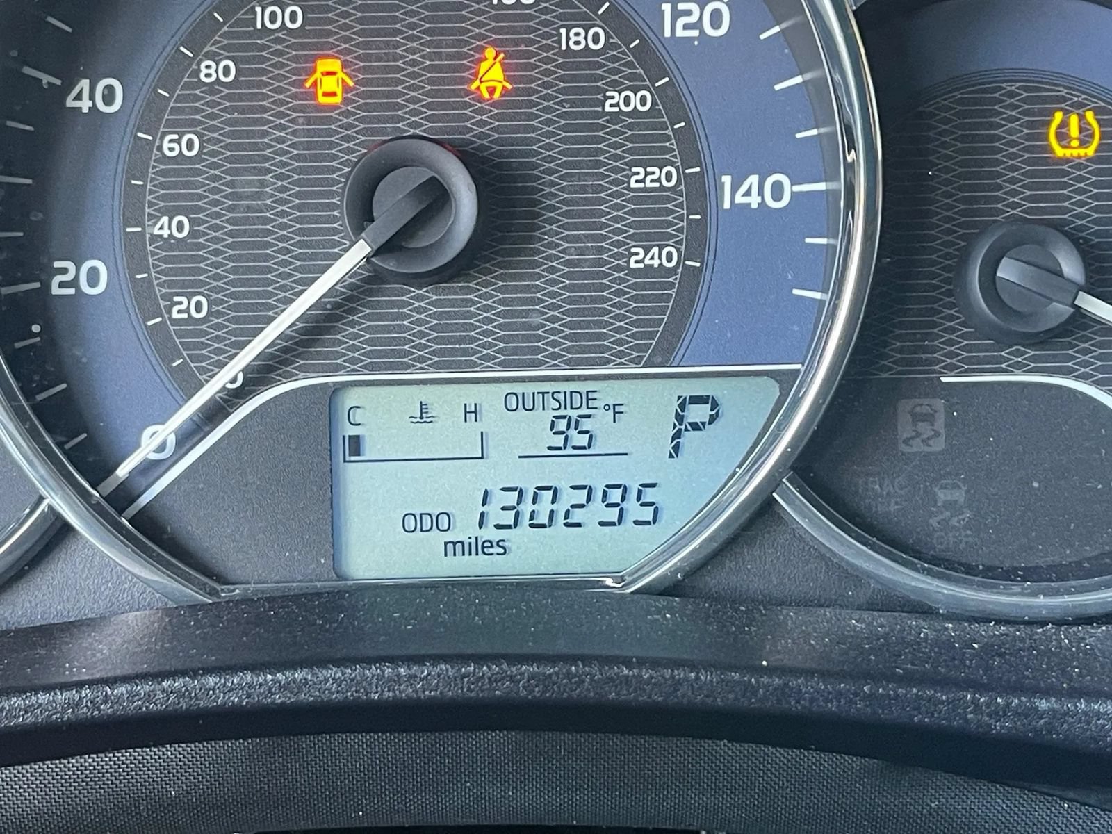 Used 2014 Toyota Corolla LE FWD image 35