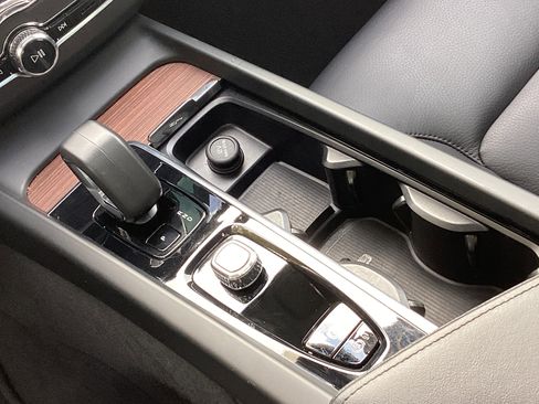 Certified 2023 Volvo XC60 B5 Plus w/ Climate Package image 26