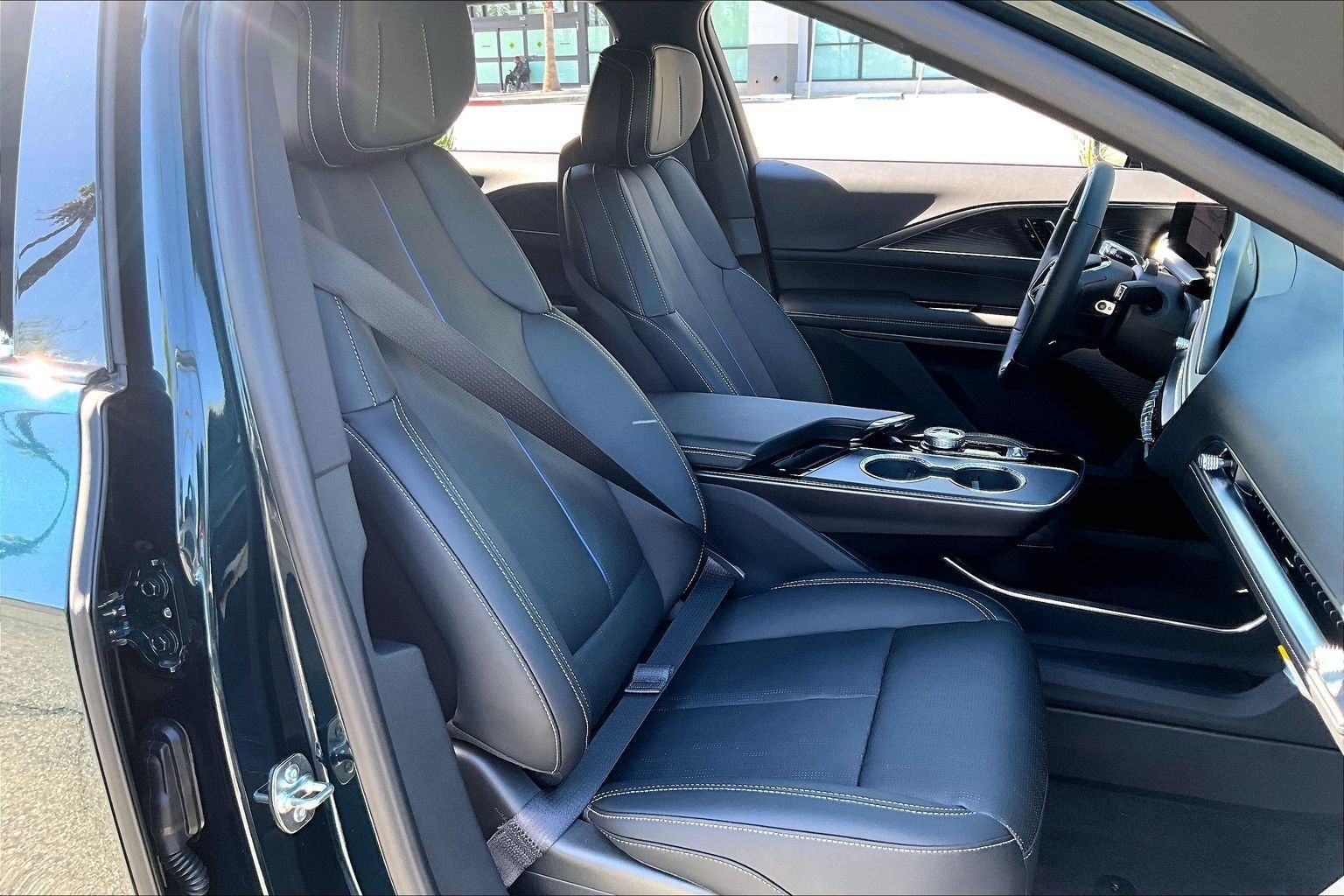 New 2026 Cadillac Lyriq Luxury w/ LPO, Floor Liner Package AWD/4WD image 19