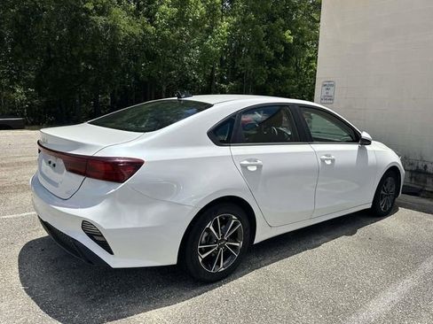 Used 2024 Kia Forte LXS FWD image 11