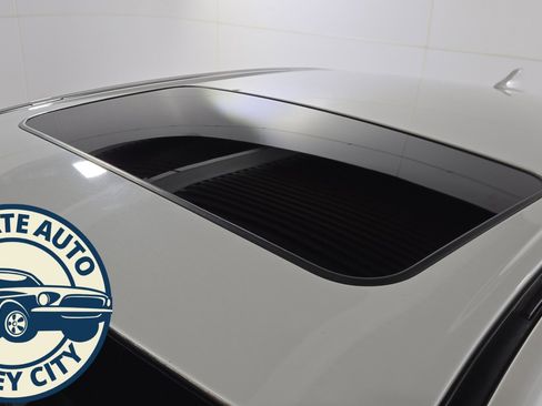 Used 2022 Subaru Legacy Limited XT w/ Popular Package #2 image 9