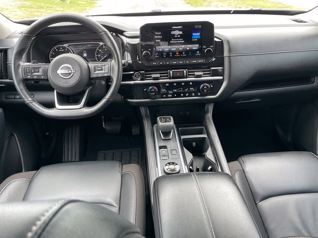 Certified 2025 Nissan Pathfinder SL AWD/4WD image 12