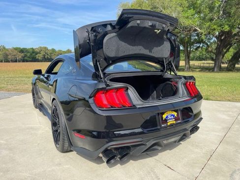 Used 2021 Ford Mustang Shelby GT500 w/ Carbon Fiber Track Pack RWD image 22