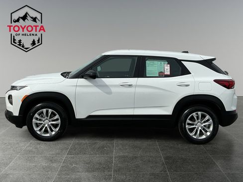 Used 2021 Chevrolet TrailBlazer LS FWD image 2