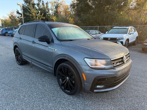 Used 2020 Volkswagen Tiguan SE R-Line image 3