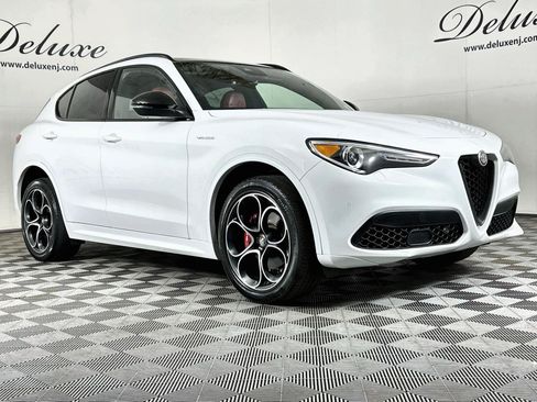 Used 2023 Alfa Romeo Stelvio Veloce AWD/4WD image 1
