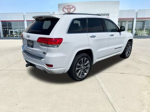 Used 2017 Jeep Grand Cherokee Overland AWD/4WD image 5