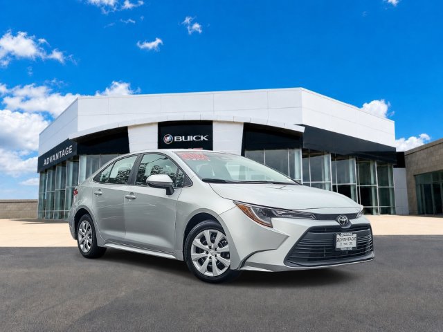 Used 2024 Toyota Corolla LE FWD image 2