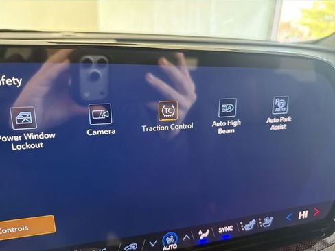 New 2026 Chevrolet Traverse RS image 36