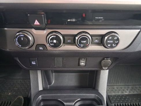 Used 2018 Toyota Tacoma SR5 image 21