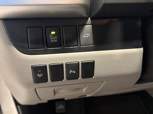 Used 2015 Toyota Highlander Limited image 23