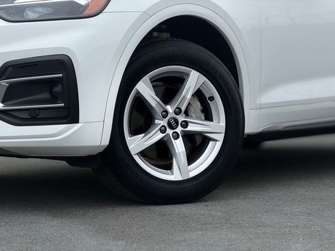 Used 2023 Audi Q5 Premium w/ Convenience Package AWD/4WD image 2