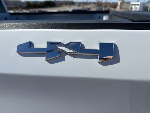 Used 2023 GMC Sierra 1500 SLT w/ SLT Convenience Package image 10