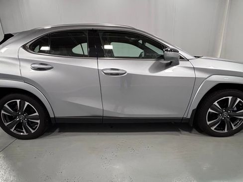 Used 2023 Lexus UX 250h AWD w/ Accessory Package (Z2) image 5