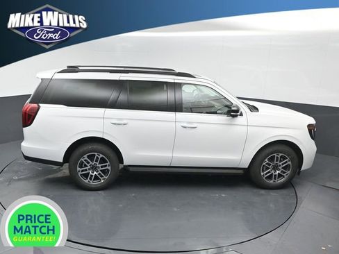 New 2025 Ford Expedition Active image 16